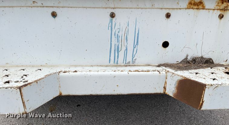 image for item JF9066 2005 Chevrolet Silverado 2500HD  utility bed pickup truck