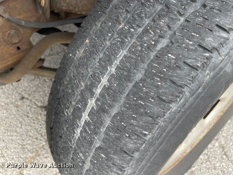 image for item JF9066 2005 Chevrolet Silverado 2500HD  utility bed pickup truck