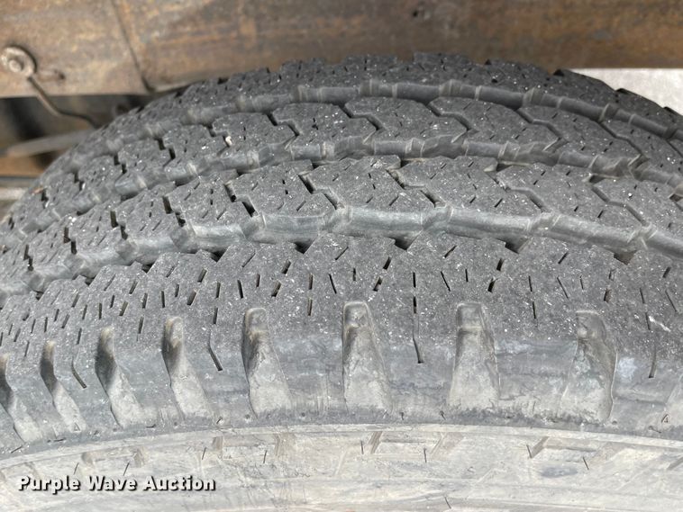 image for item JF9066 2005 Chevrolet Silverado 2500HD  utility bed pickup truck