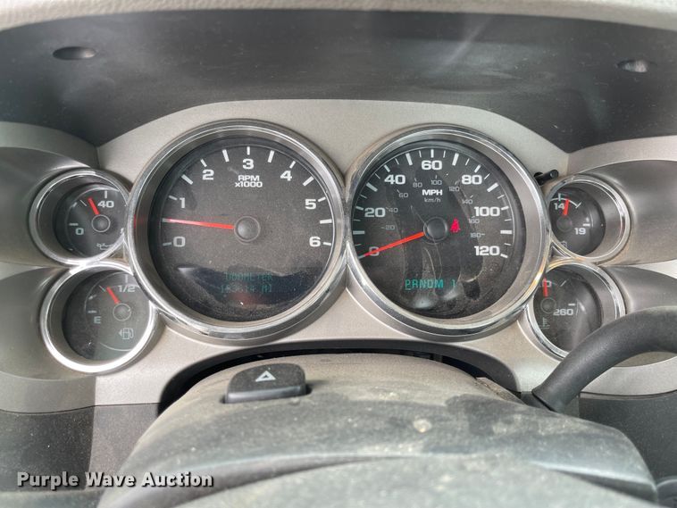 image for item JF9067 2013 Chevrolet Silverado 2500HD  utility bed pickup truck