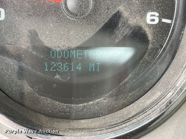 image for item JF9067 2013 Chevrolet Silverado 2500HD  utility bed pickup truck