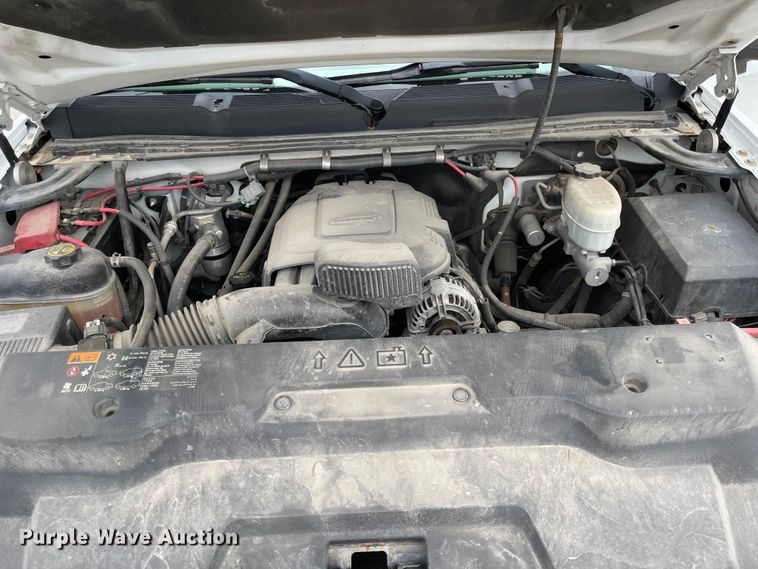 image for item JF9067 2013 Chevrolet Silverado 2500HD  utility bed pickup truck