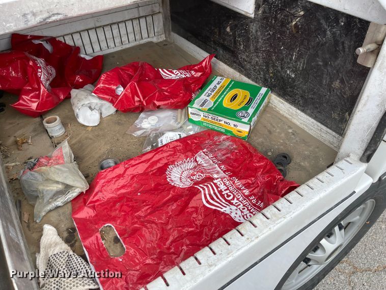 image for item JF9067 2013 Chevrolet Silverado 2500HD  utility bed pickup truck