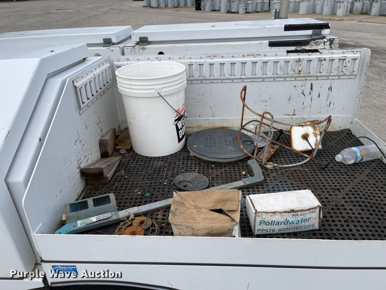 image for item JF9067 2013 Chevrolet Silverado 2500HD  utility bed pickup truck