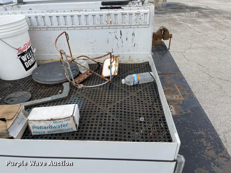 image for item JF9067 2013 Chevrolet Silverado 2500HD  utility bed pickup truck