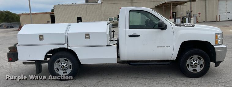 image for item JF9068 2013 Chevrolet Silverado 2500HD  utility bed pickup truck