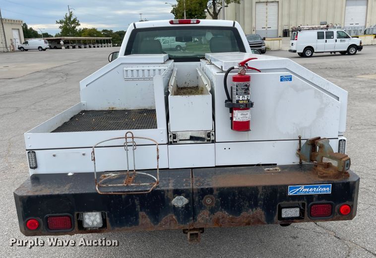 image for item JF9068 2013 Chevrolet Silverado 2500HD  utility bed pickup truck