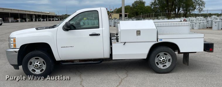 image for item JF9068 2013 Chevrolet Silverado 2500HD  utility bed pickup truck