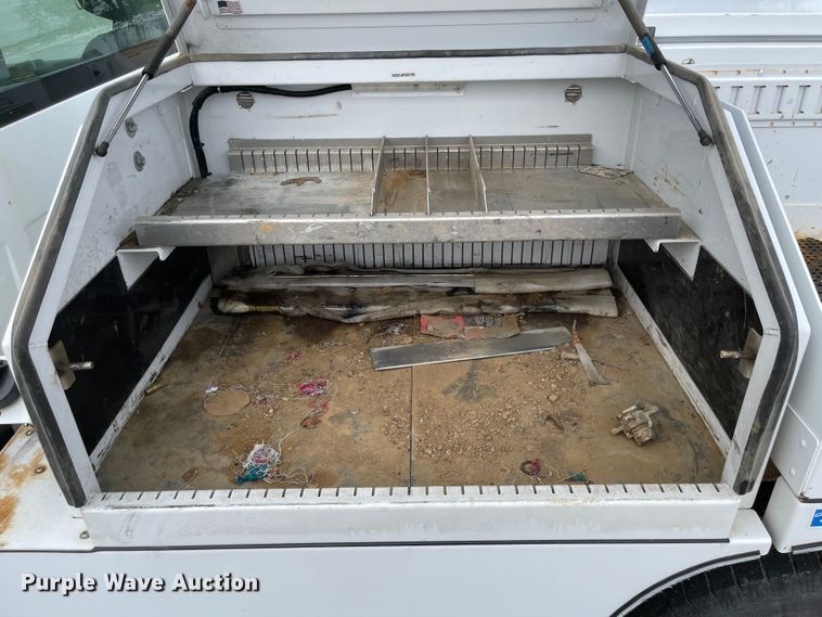 image for item JF9068 2013 Chevrolet Silverado 2500HD  utility bed pickup truck