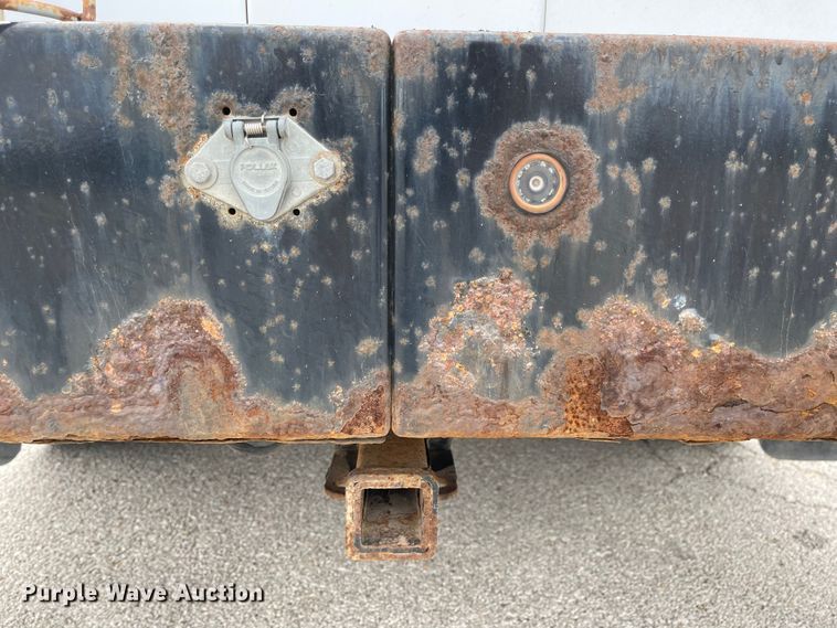 image for item JF9068 2013 Chevrolet Silverado 2500HD  utility bed pickup truck