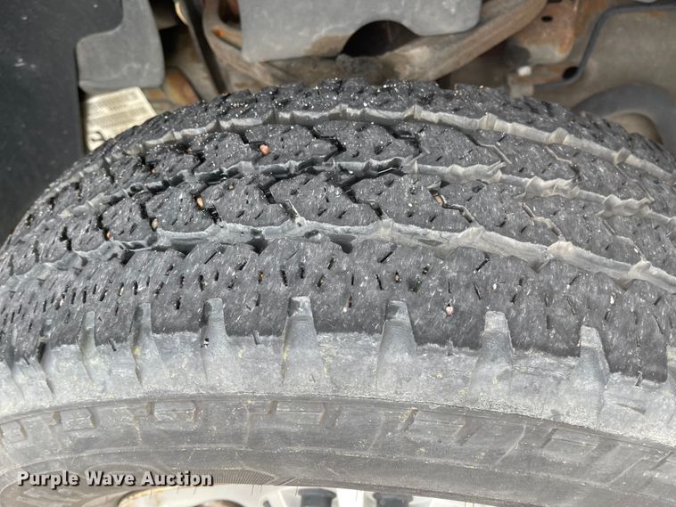 image for item JF9068 2013 Chevrolet Silverado 2500HD  utility bed pickup truck