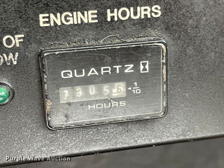 image for item JF9074 2004 International 4400  bucket truck