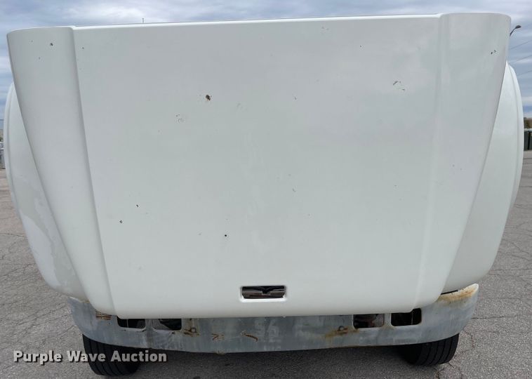 image for item JF9075 1996 International 4900  utility / service truck