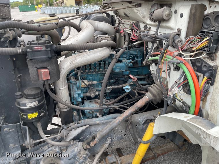 image for item JF9075 1996 International 4900  utility / service truck