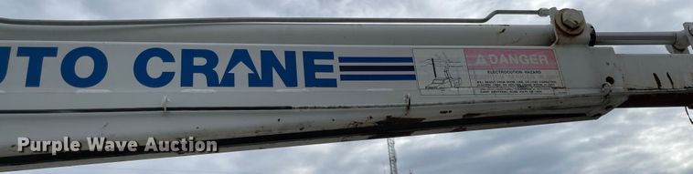 image for item JF9075 1996 International 4900  utility / service truck