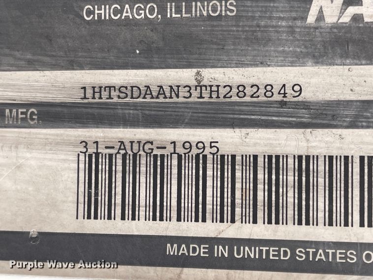 image for item JF9075 1996 International 4900  utility / service truck