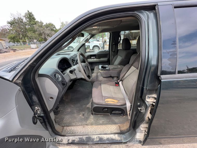 image for item JX9272 2004 Ford F150  SuperCrew pickup truck