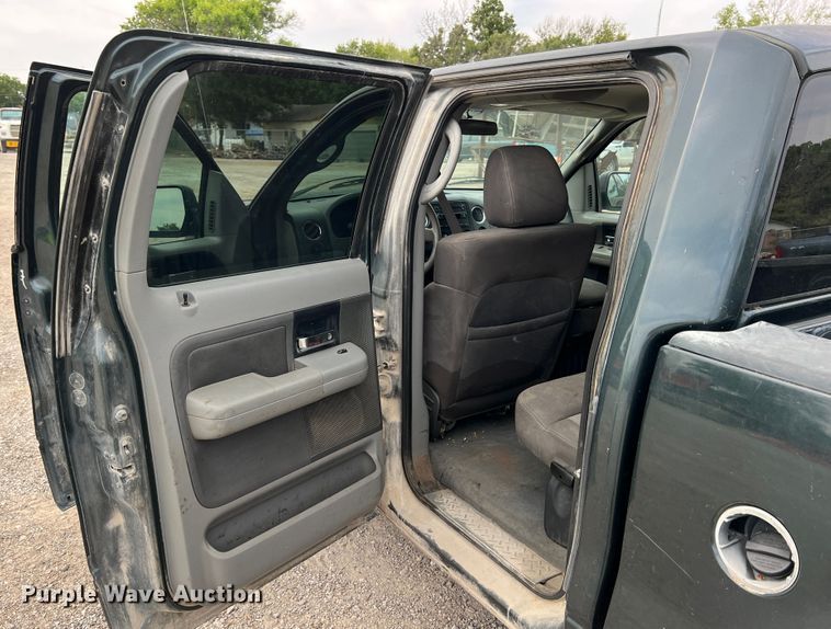 image for item JX9272 2004 Ford F150  SuperCrew pickup truck