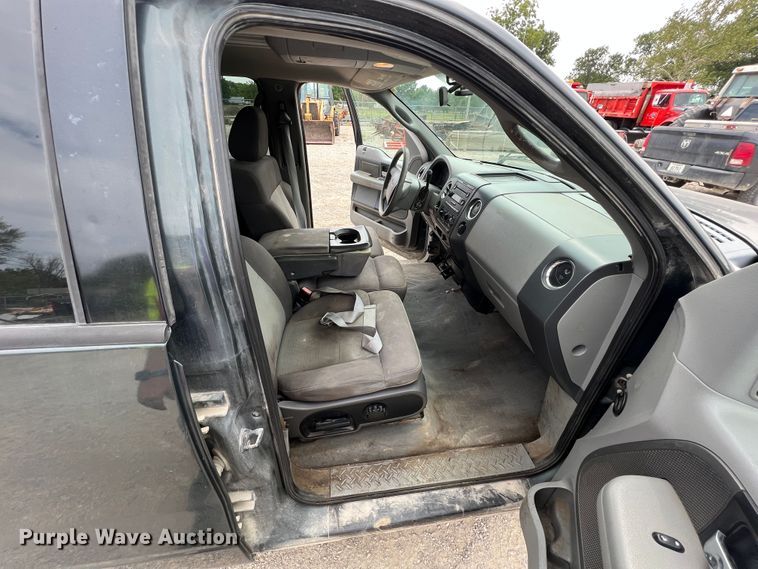 image for item JX9272 2004 Ford F150  SuperCrew pickup truck