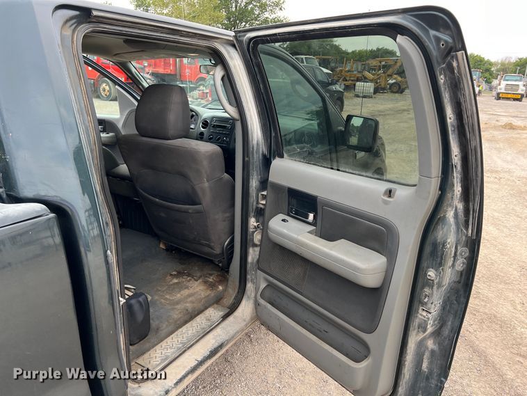 image for item JX9272 2004 Ford F150  SuperCrew pickup truck