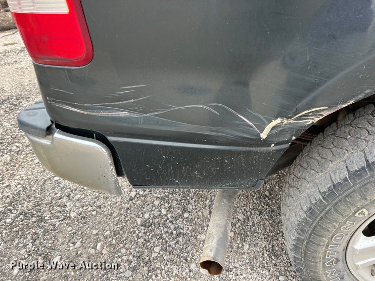 image for item JX9272 2004 Ford F150  SuperCrew pickup truck