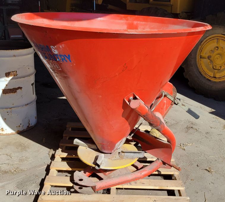 image for item JZ9118 Farm & Country 500  spreader