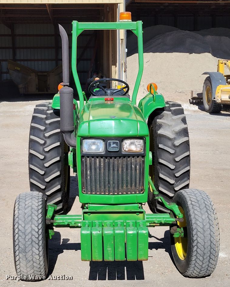 image for item JZ9119 1980 John Deere 950  tractor