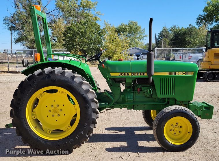 image for item JZ9119 1980 John Deere 950  tractor