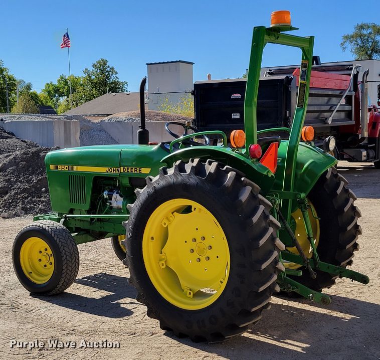 image for item JZ9119 1980 John Deere 950  tractor