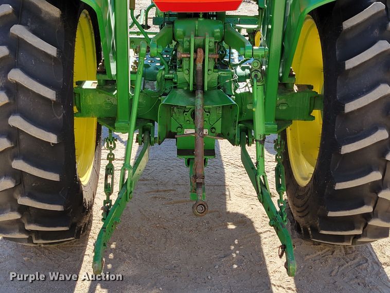 image for item JZ9119 1980 John Deere 950  tractor