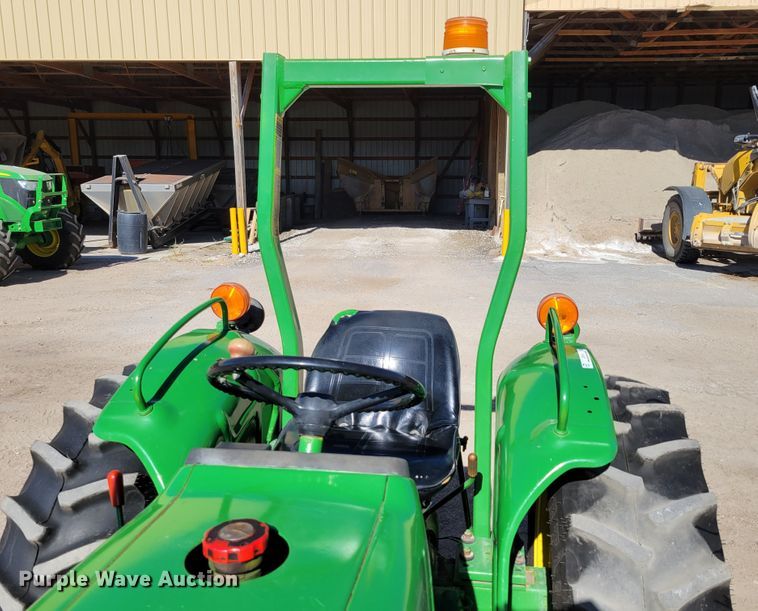 image for item JZ9119 1980 John Deere 950  tractor