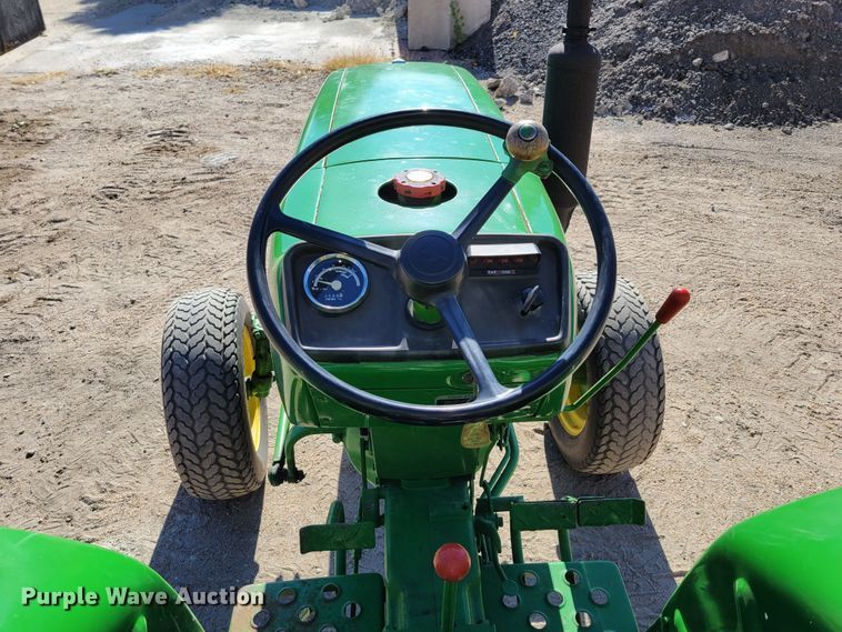 image for item JZ9119 1980 John Deere 950  tractor