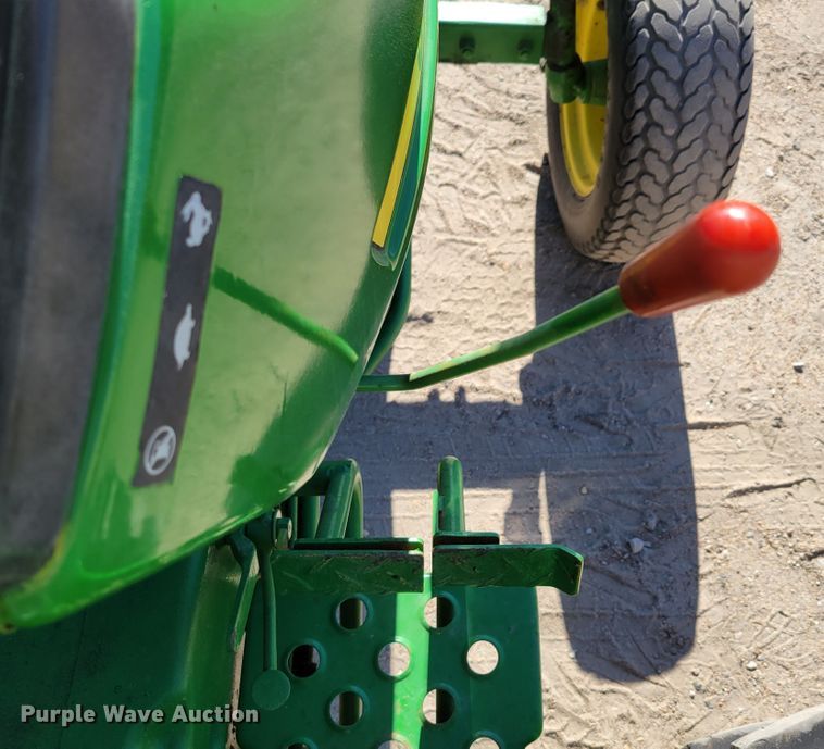 image for item JZ9119 1980 John Deere 950  tractor