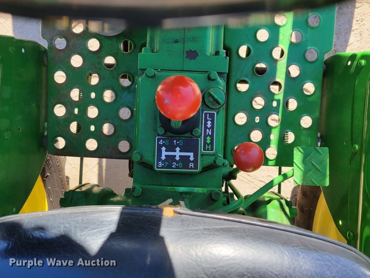 image for item JZ9119 1980 John Deere 950  tractor