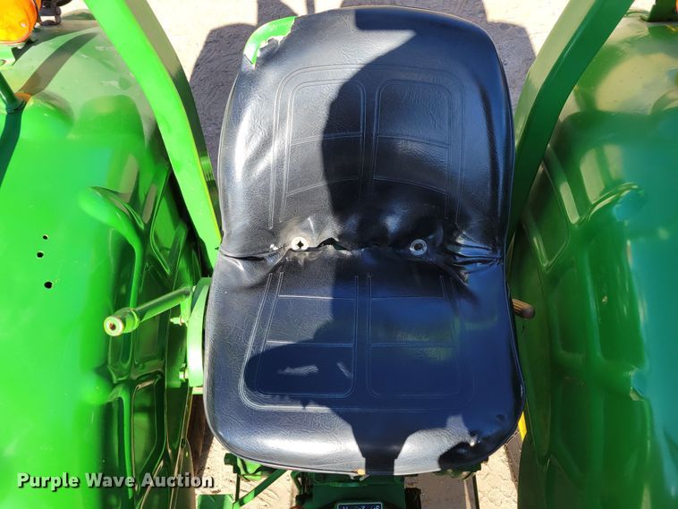 image for item JZ9119 1980 John Deere 950  tractor