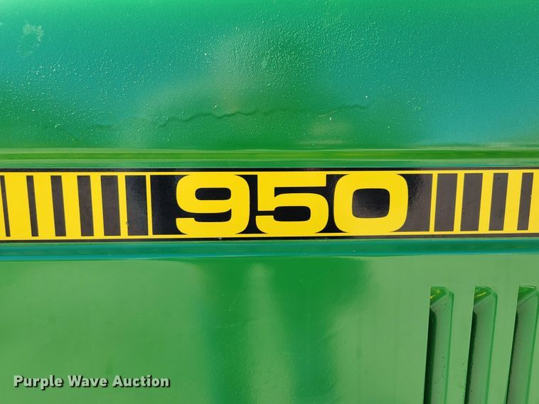 image for item JZ9119 1980 John Deere 950  tractor