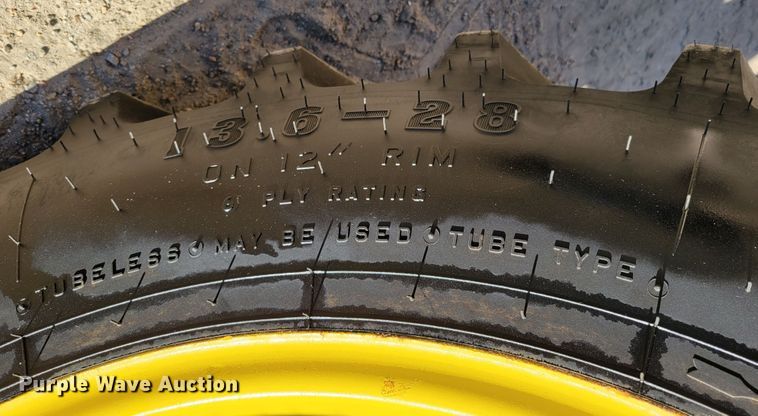 image for item JZ9119 1980 John Deere 950  tractor