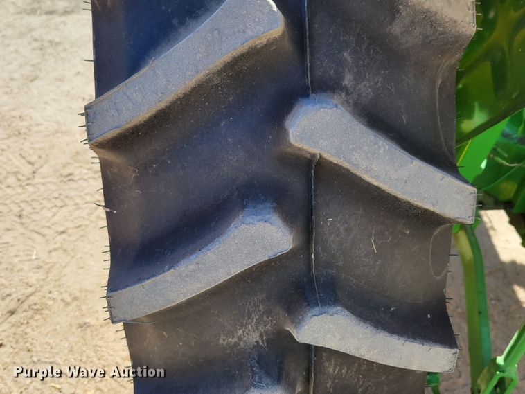 image for item JZ9119 1980 John Deere 950  tractor