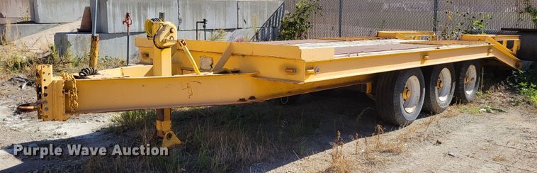 image for item JZ9120 1976 Dakota Trail-eze 109-2000  equipment trailer
