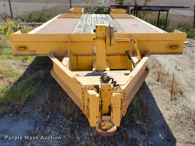 image for item JZ9120 1976 Dakota Trail-eze 109-2000  equipment trailer