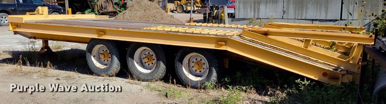 image for item JZ9120 1976 Dakota Trail-eze 109-2000  equipment trailer