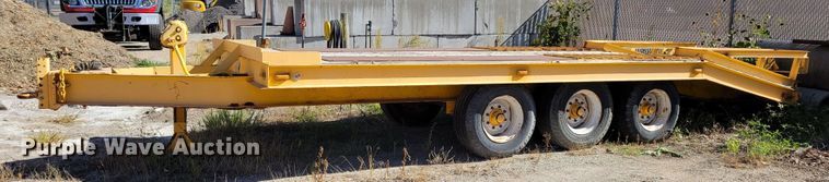 image for item JZ9120 1976 Dakota Trail-eze 109-2000  equipment trailer