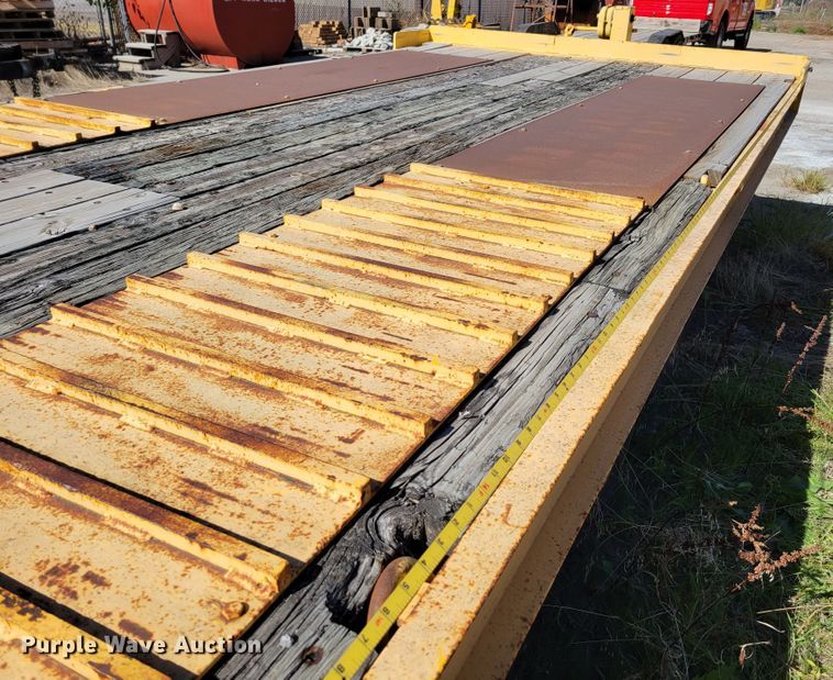 image for item JZ9120 1976 Dakota Trail-eze 109-2000  equipment trailer