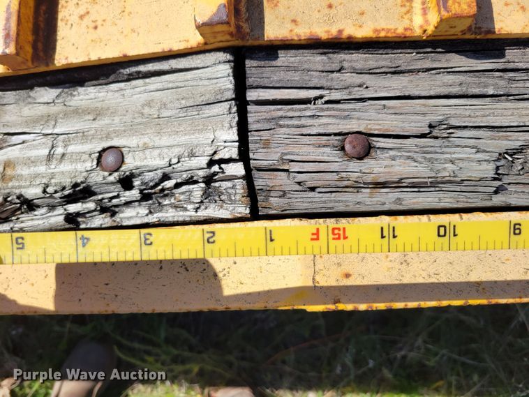 image for item JZ9120 1976 Dakota Trail-eze 109-2000  equipment trailer