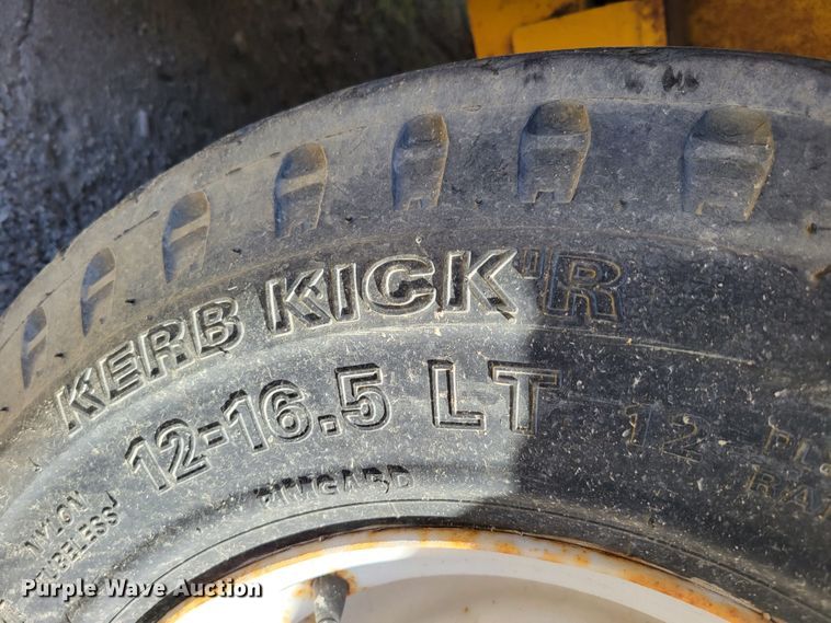 image for item JZ9120 1976 Dakota Trail-eze 109-2000  equipment trailer