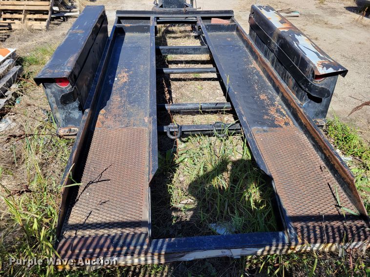 image for item JZ9121 1981 Ditch Witch T-8  tilt deck equipment trailer