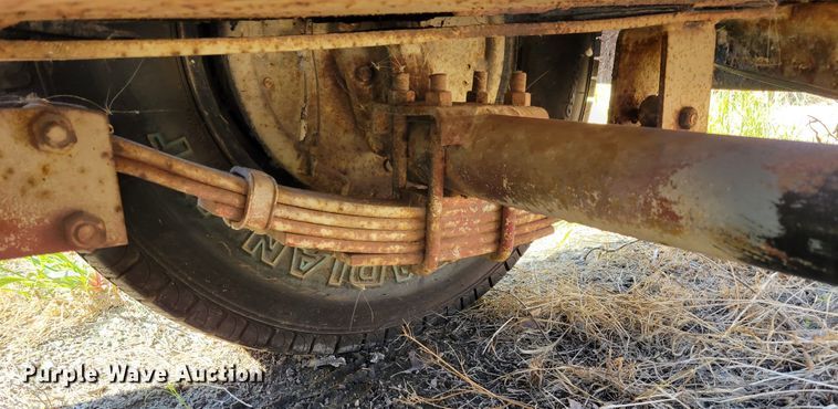 image for item JZ9121 1981 Ditch Witch T-8  tilt deck equipment trailer