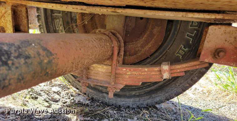 image for item JZ9121 1981 Ditch Witch T-8  tilt deck equipment trailer