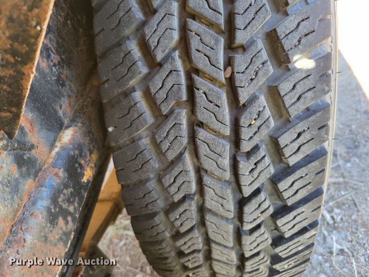 image for item JZ9121 1981 Ditch Witch T-8  tilt deck equipment trailer