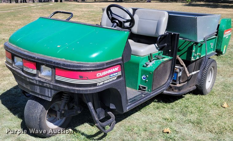 image for item JZ9132 2001 Cushman Turf-Truckster 898656  utility vehicle